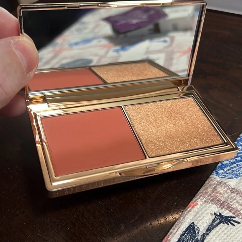 Charlotte Tilbury Hollywood Blush & Glow Palette in Tan/Deep